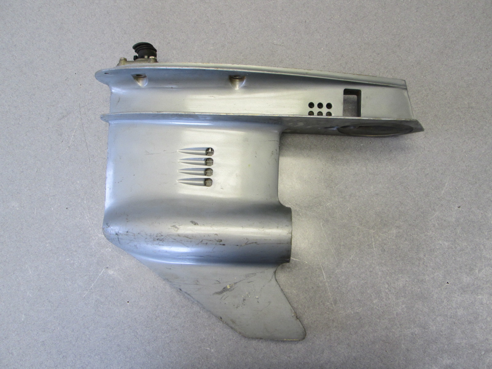 333155 Evinrude Johnson 2 Cyl Lower Unit Gear Case HOUSING ONLY