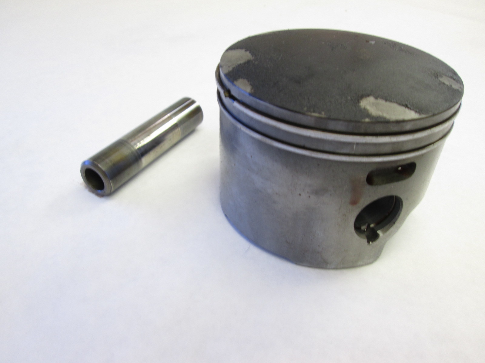 5006688 0436243 0778394 Evinrude Johnson Outboard Piston & Wrist Pin 0327861