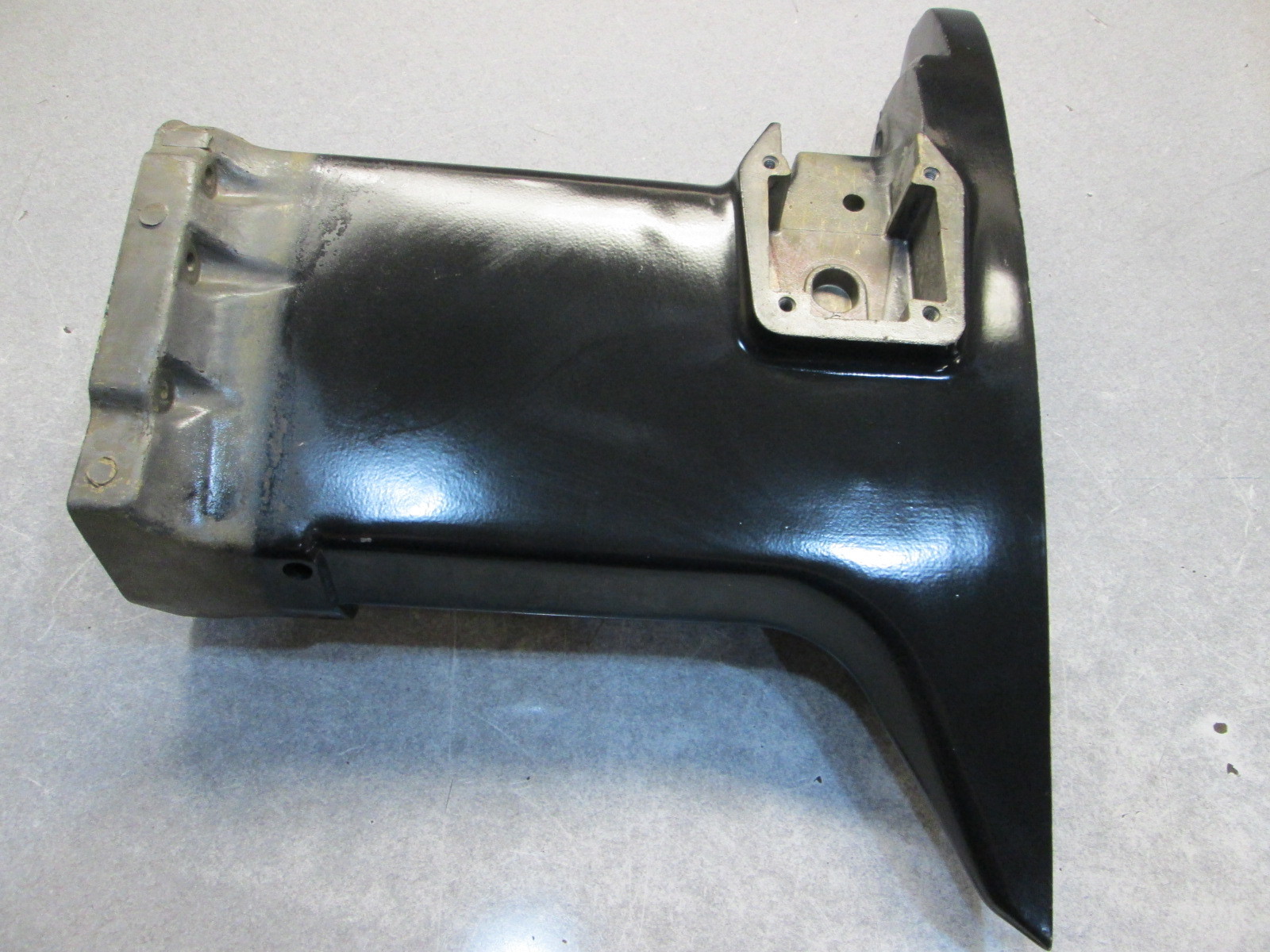 0337826 Evinrude Johnson 20 in Grey Exhaust Housing Midsection 85-115 Hp