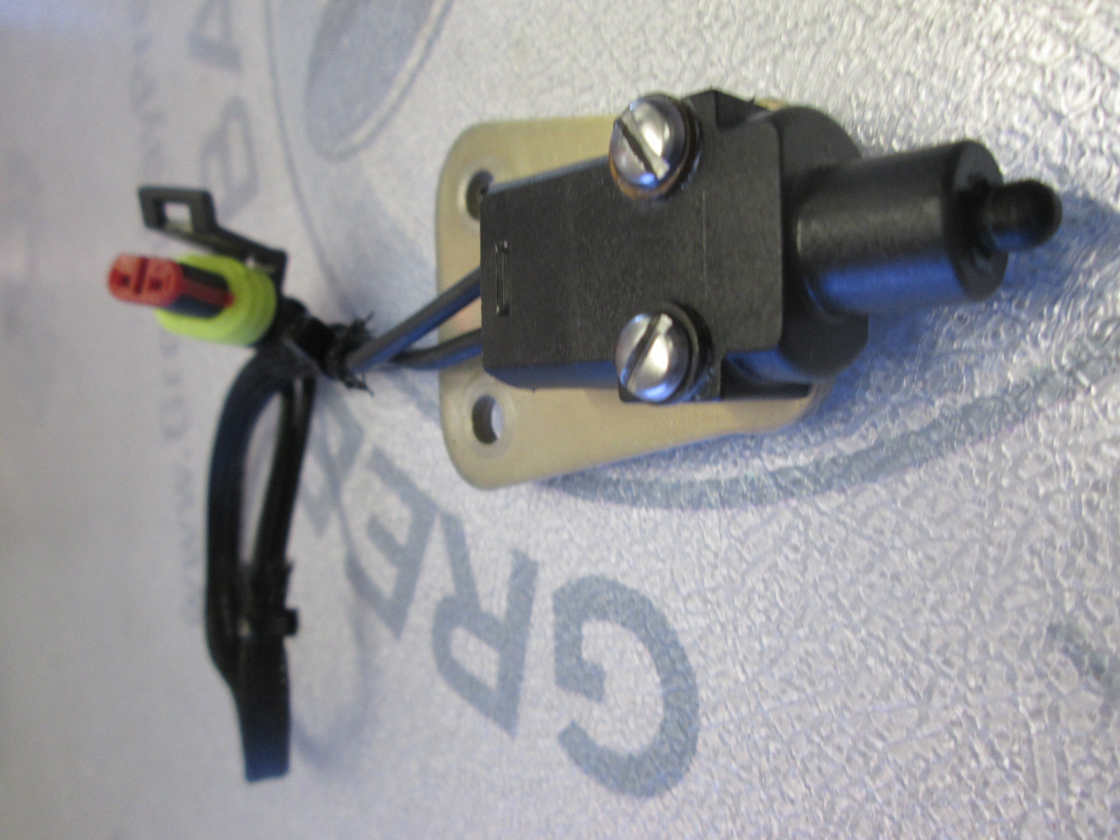 0586780 0350611Neutral Safety Switch Evinrude Safety Bracket ETec