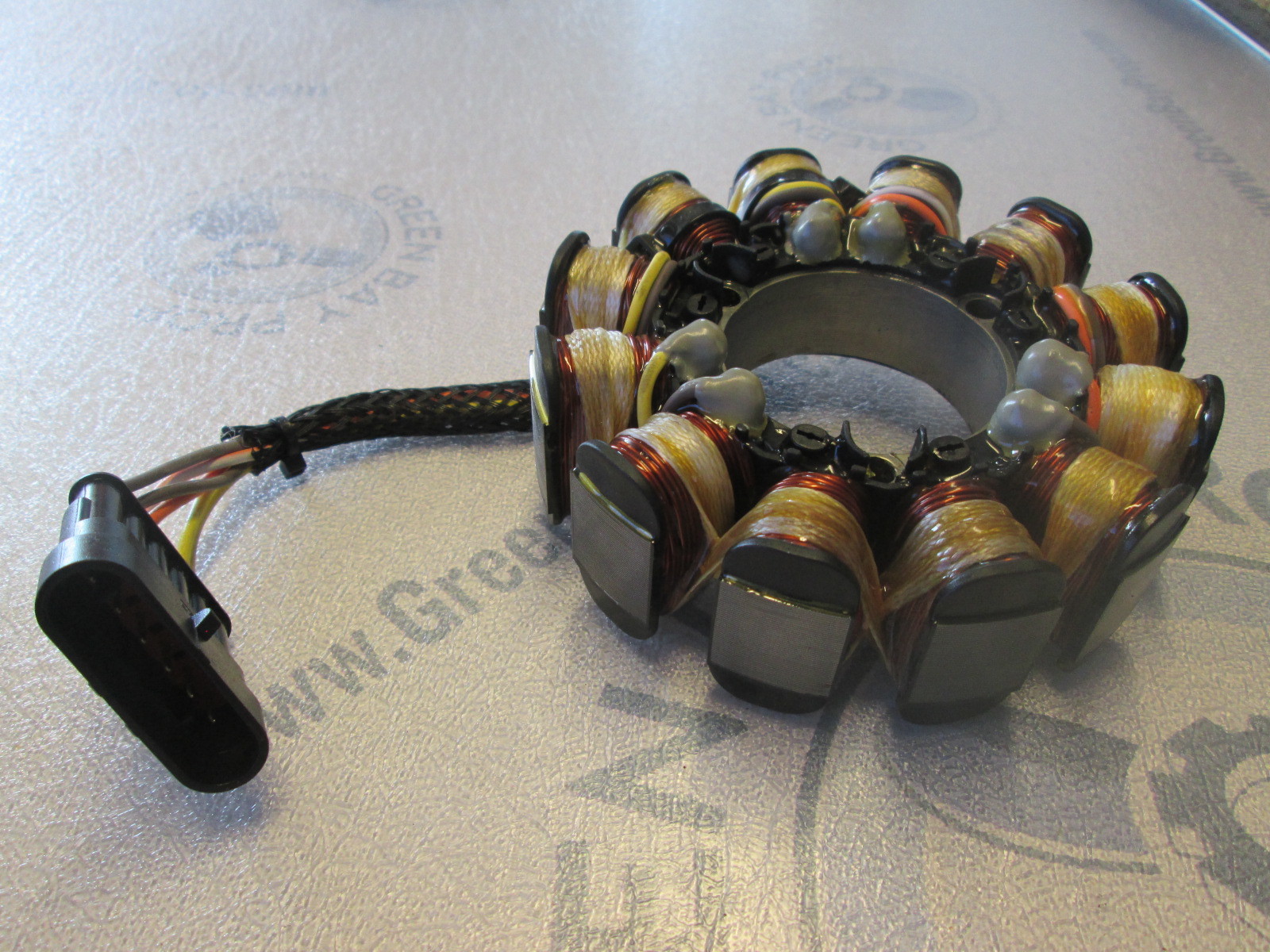 0586949 586949 Stator for Evinrude Johnson 40-90 Hp Outboard