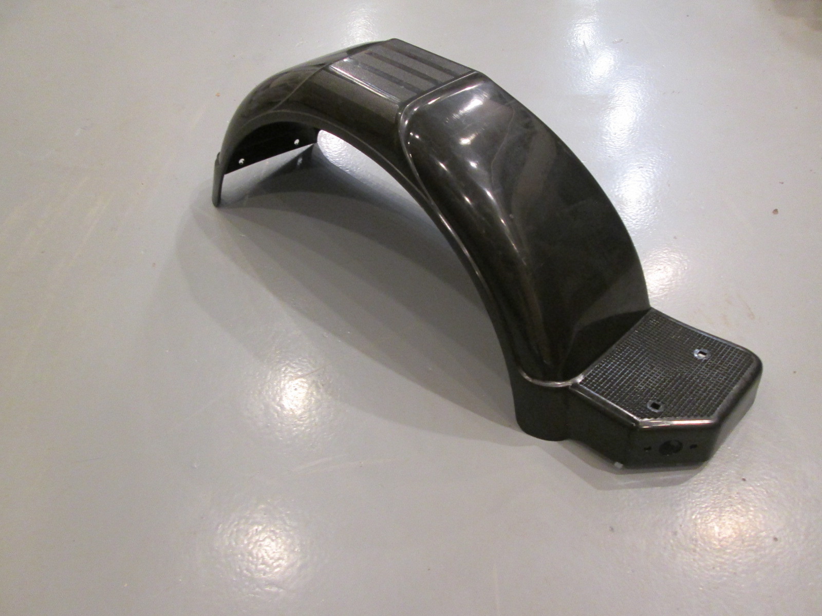 6088003 Shoreland'r Black RF/LR Boat Tandem Trailer For 13" Tire Fender