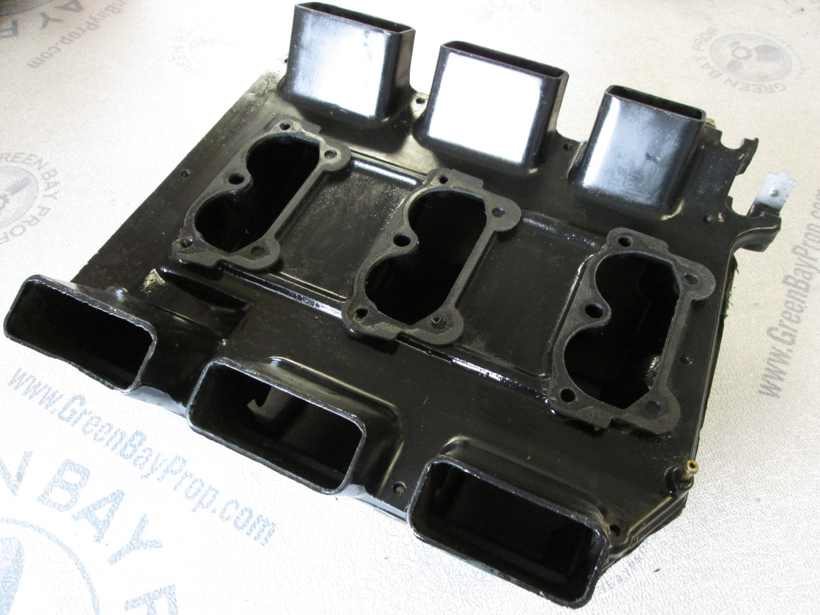 0320930 0391254 Evinrude Johnson Air silencer Cover & Base 100-235 Hp