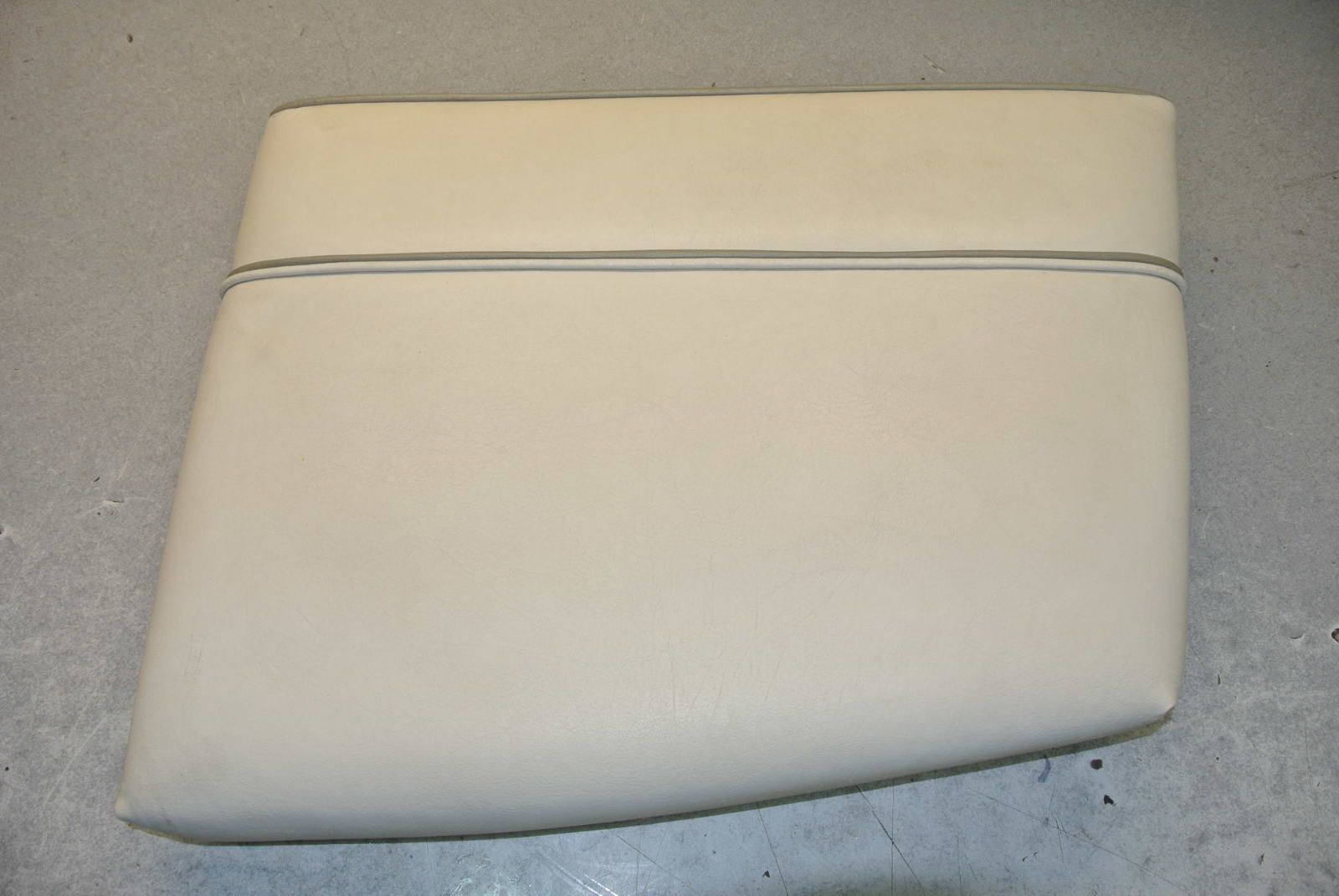 1995 Maxum Boat Vinyl Seat Cushion Starboard Side Green Bay Propeller