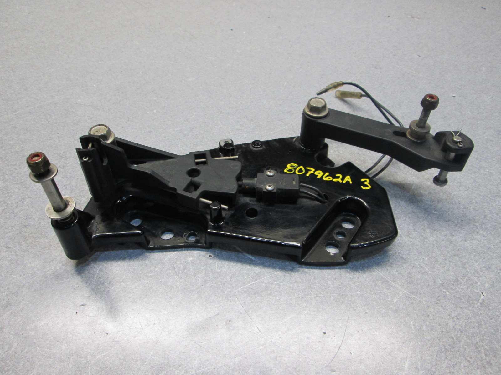 807962A3 Mercruiser Alpha & Bravo Sterndrive Shift Cable Bracket