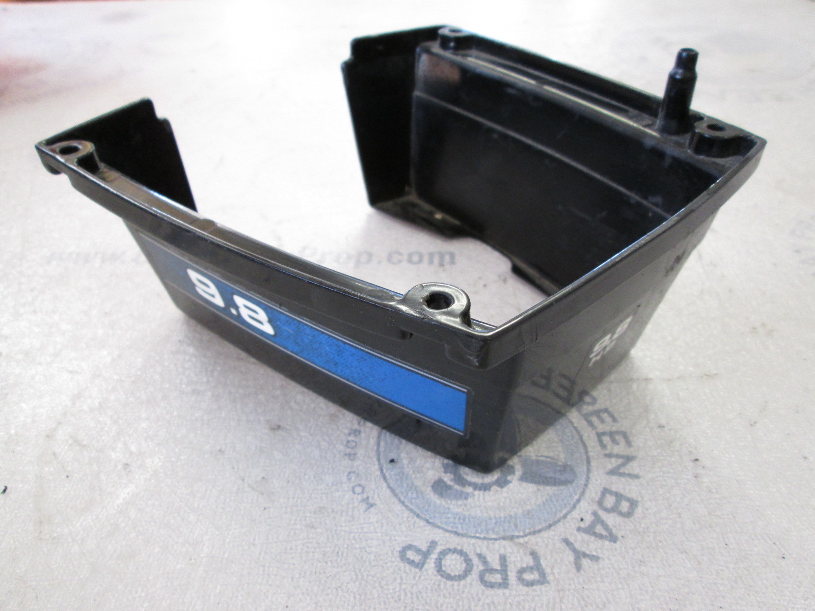 96515 96515T Mercury 9.8 Hp Outboard Lower Bottom Bell Trim Cover