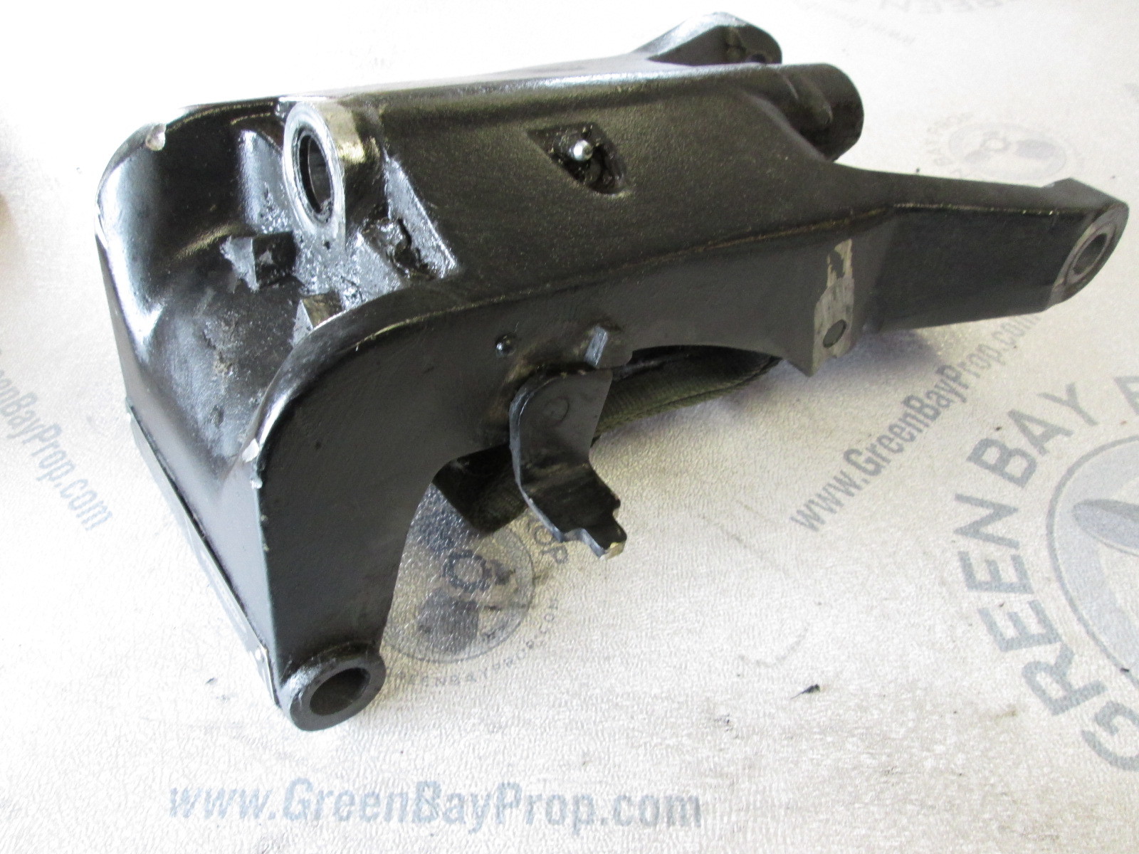 1466-4176A1 Mercury Outboard 650 65 HP 3 Cyl Long Shaft Swivel Bracket