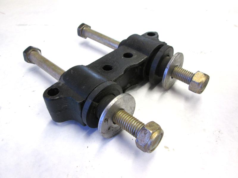 881898 8M0021334 Upper Motor Mount w/ Bolts Mercury Mariner 30-50hp Outboards