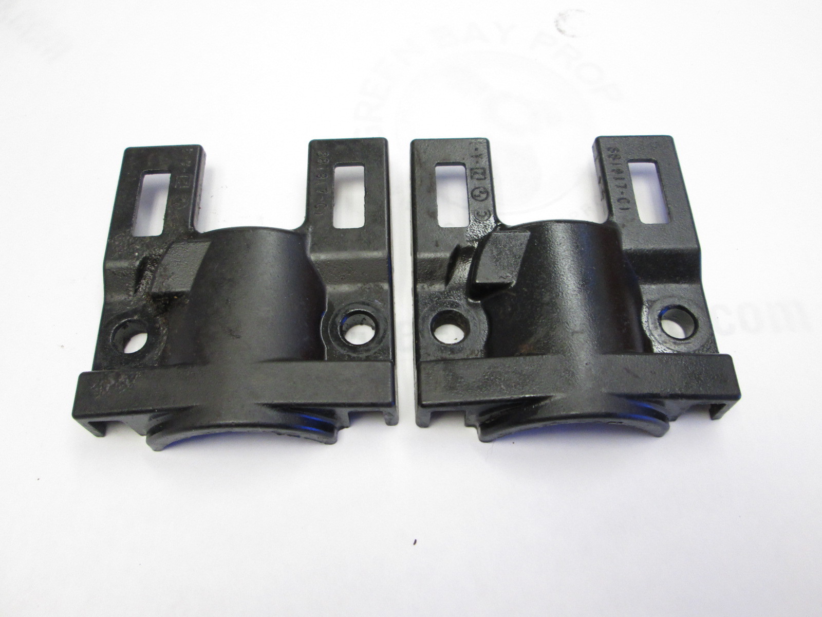 881917 Mercury Mariner 75-125 Hp Outboard Midsection Lower Mount Clamp