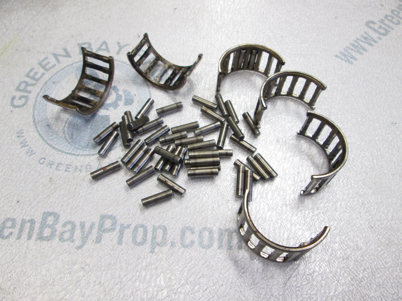 0388188 0437088 Evinrude Johnson 3 Cyl Outboard Crankshaft Needle