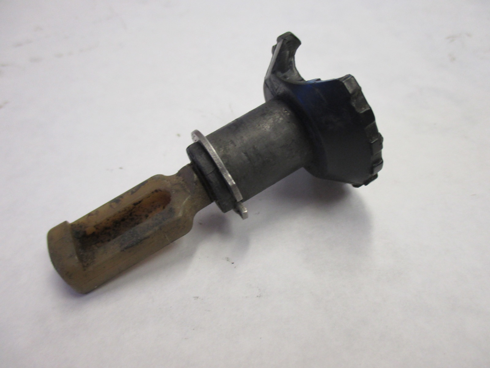 0387272 0321996  Idle Adjustment Knob and Screw Evinrude Johnson 10 / 15 HP