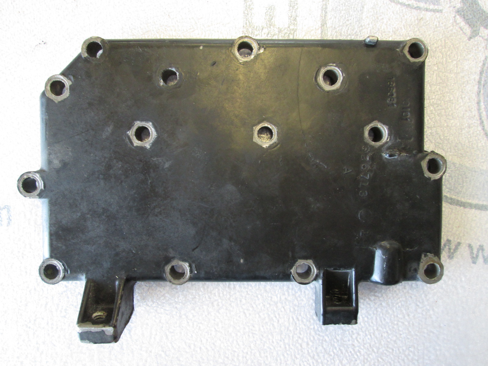 0391465 Outer Exhaust Cover OMC Evinrude Johnson 20-35 Hp 391465