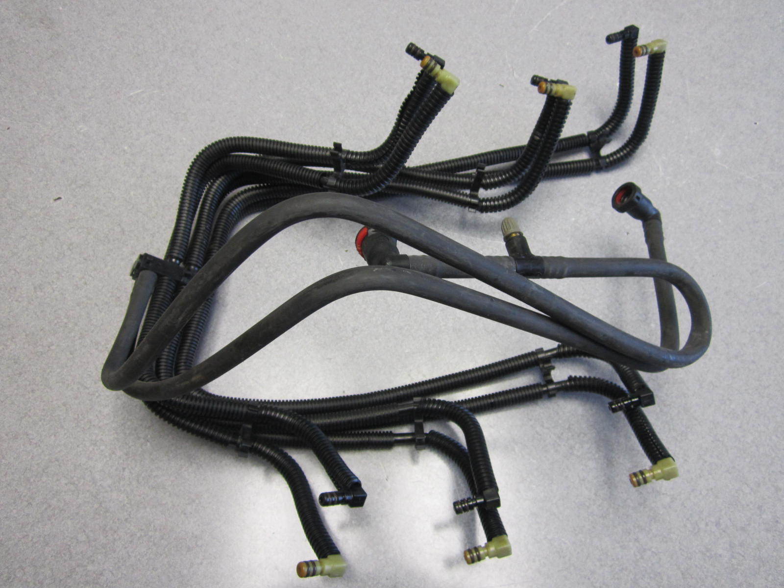 439348 0439348 Evinrude FICHT V6 Fuel Manifold Plastic Lines To