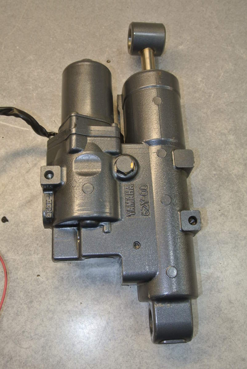 62Y-43800-01-4D Yamaha Trim Tilt Unit 40/50 HP 2001 & Newer