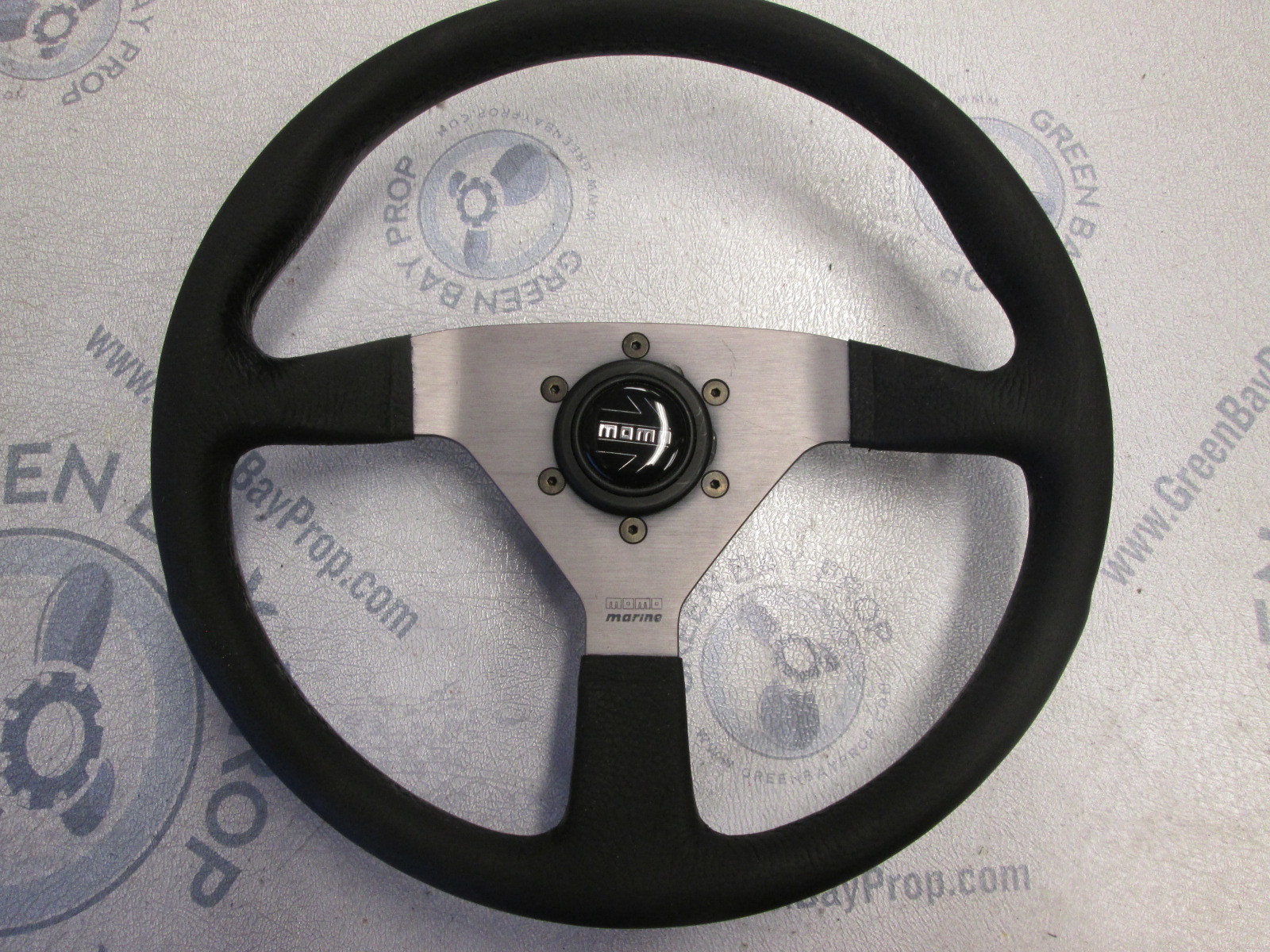 MOMO Marine Boat Steering Wheel (13.5 Inch)