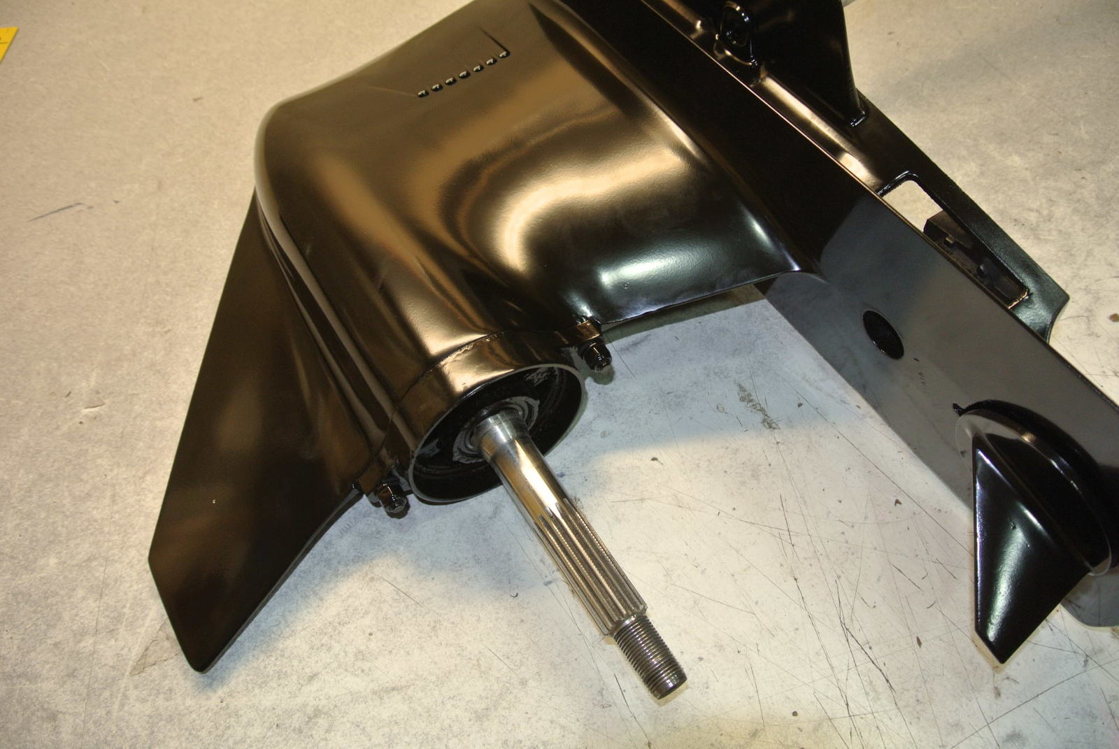 16679011J29 Gear Case Mercury 4Stroke Outboards 75 & 90 HP Long Shaft