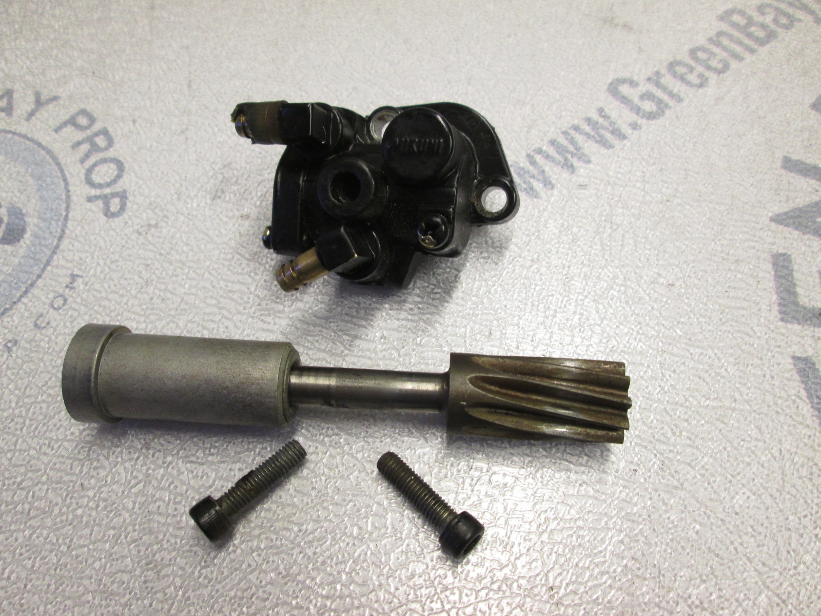 8126901 Oil Injector Pump w/Gear Drive for Mercury Mariner Outboard 40