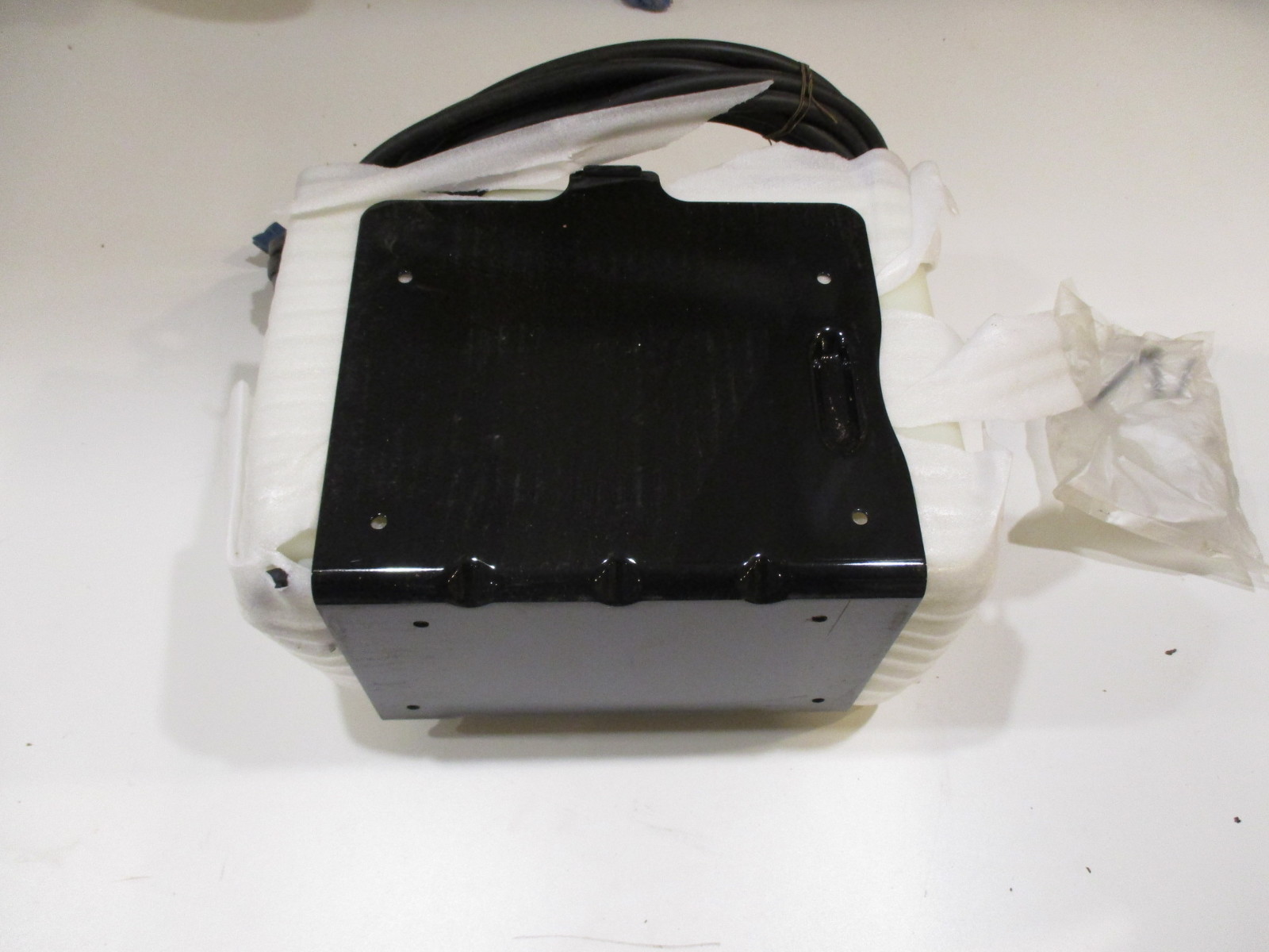 6YRW003592 Yamaha Marine Outboard Oil Tank Kit 2.8 Gal Green Bay