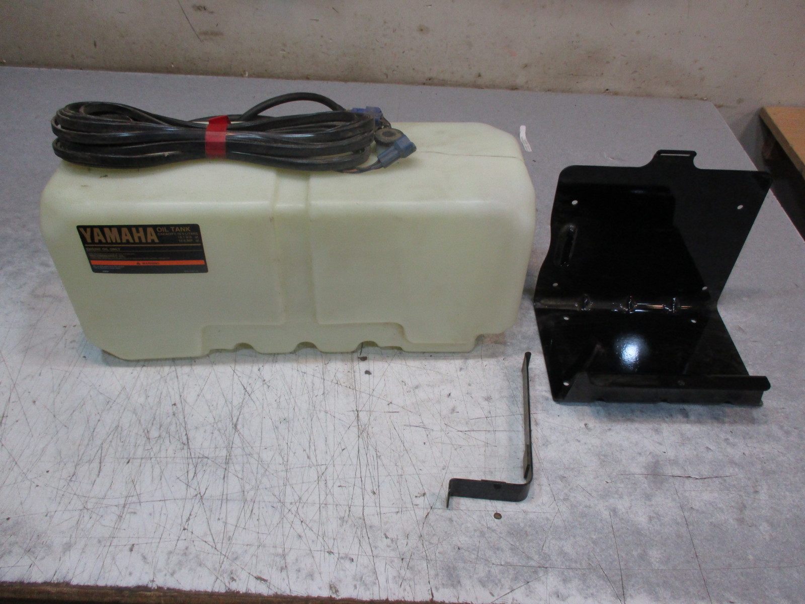 6YRW0035C0 Yamaha Marine Outboard Oil Tank Kit 5 Gal Green Bay