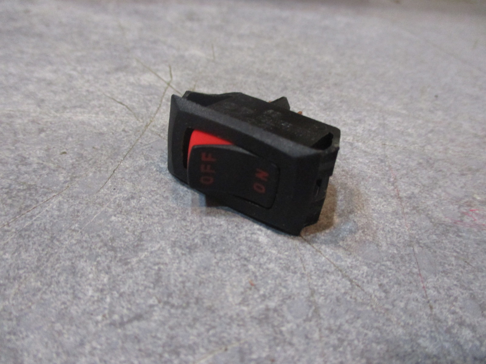 RA901/911T85 CARLING PANEL MOUNT SNAPIN ROCKER SWITCH 16A 125VAC/ 10A