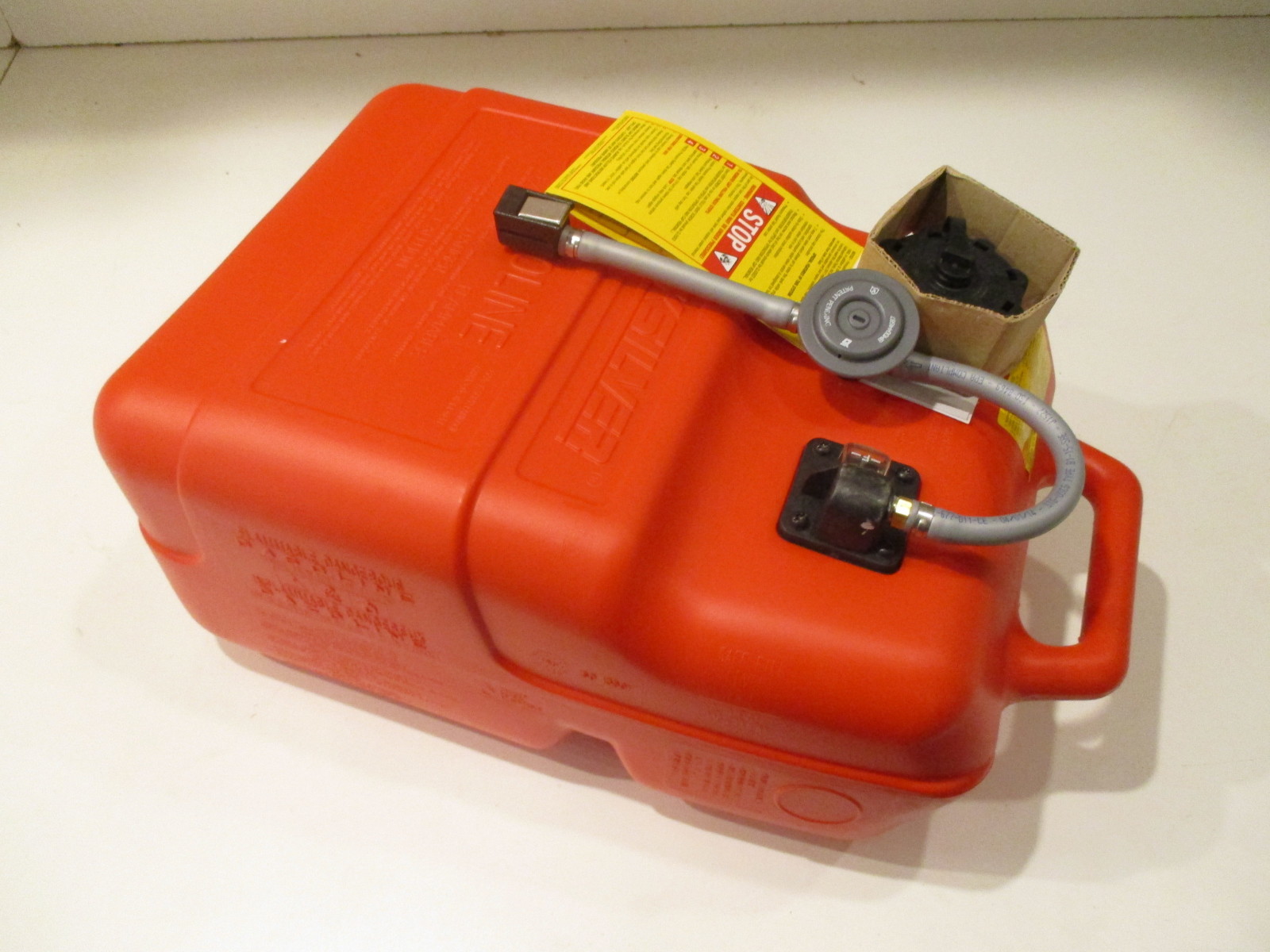 12008M0045691 New OEM Mercury Fuel Gas Tank 6.6 Gallon Hose, Bulb