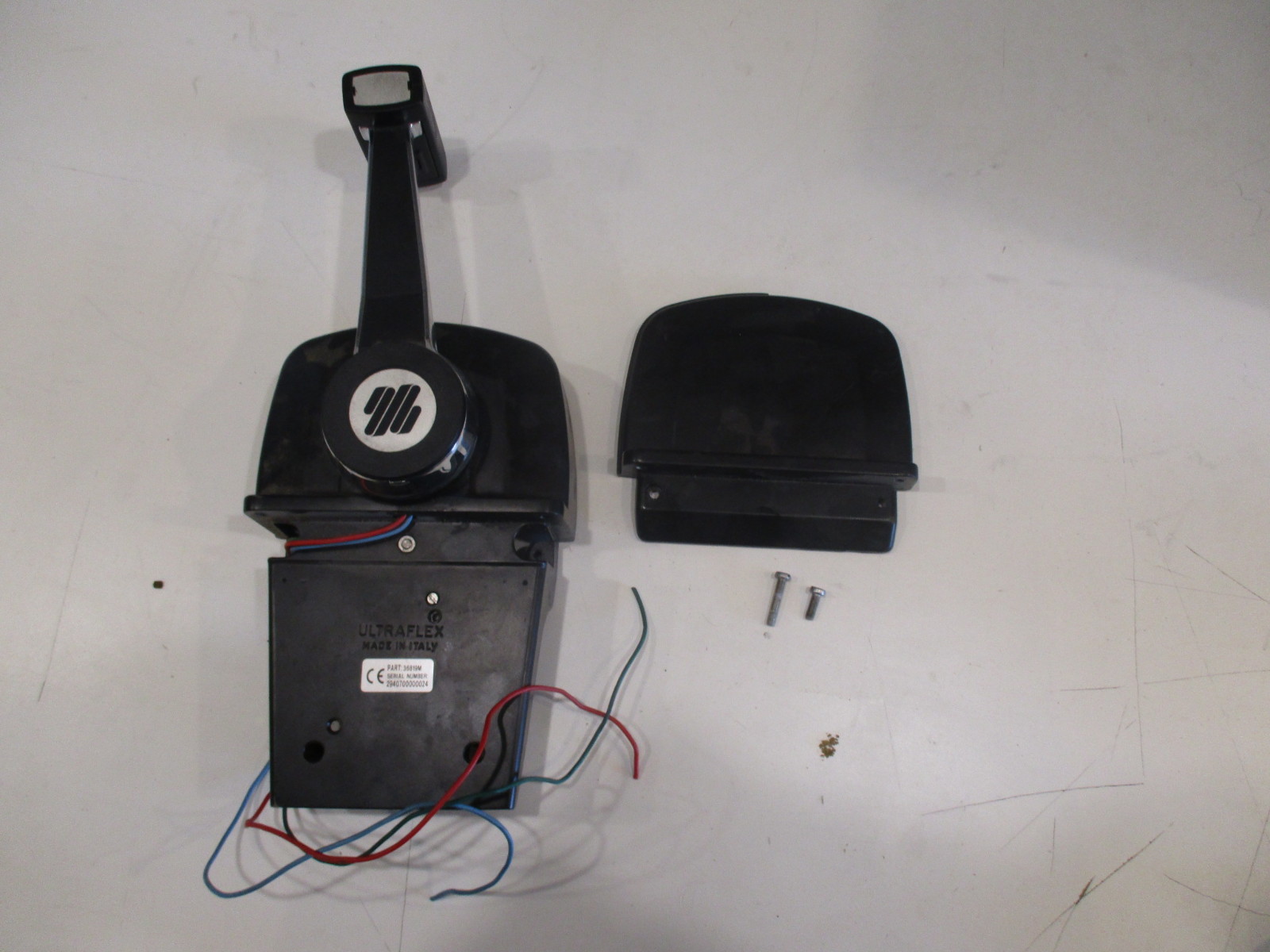 ULTRAFLEX B77 TOP MOUNT SINGLE LEVER CONTROL BOX WITH TRIM CONTROL