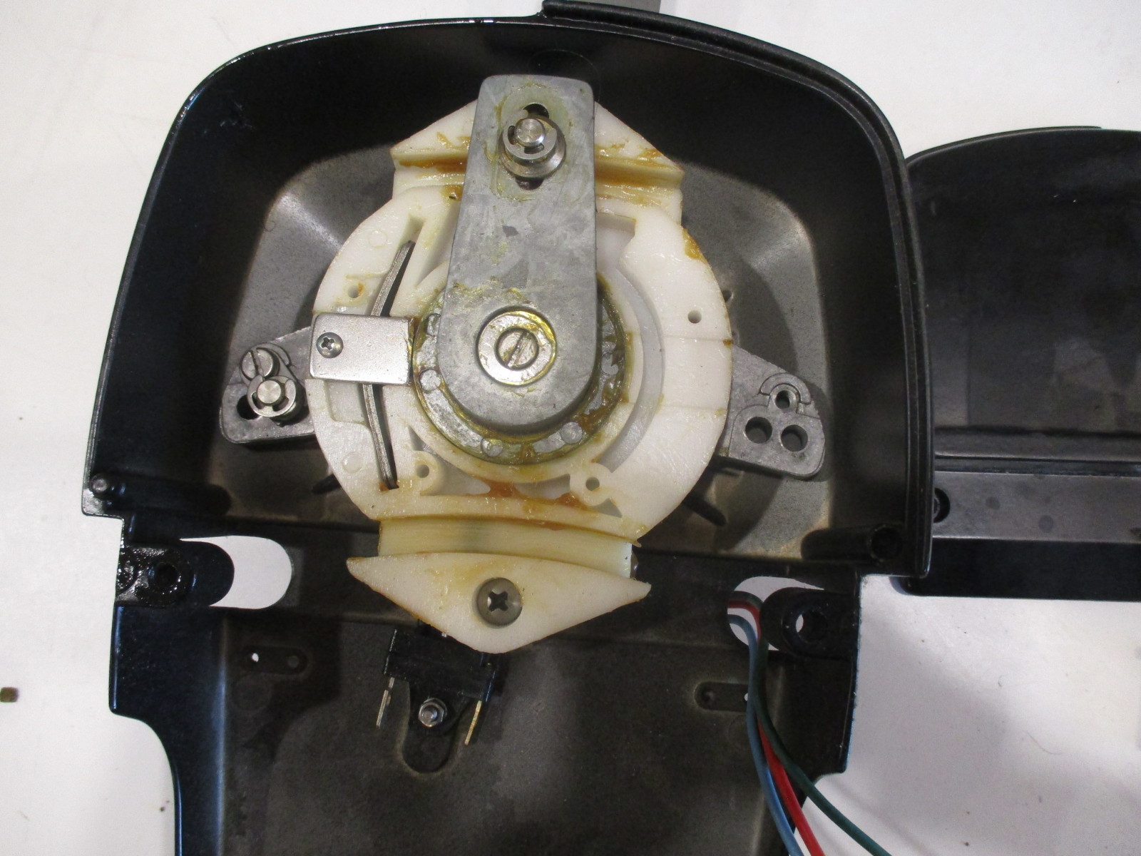 ULTRAFLEX B77 TOP MOUNT SINGLE LEVER CONTROL BOX WITH TRIM CONTROL