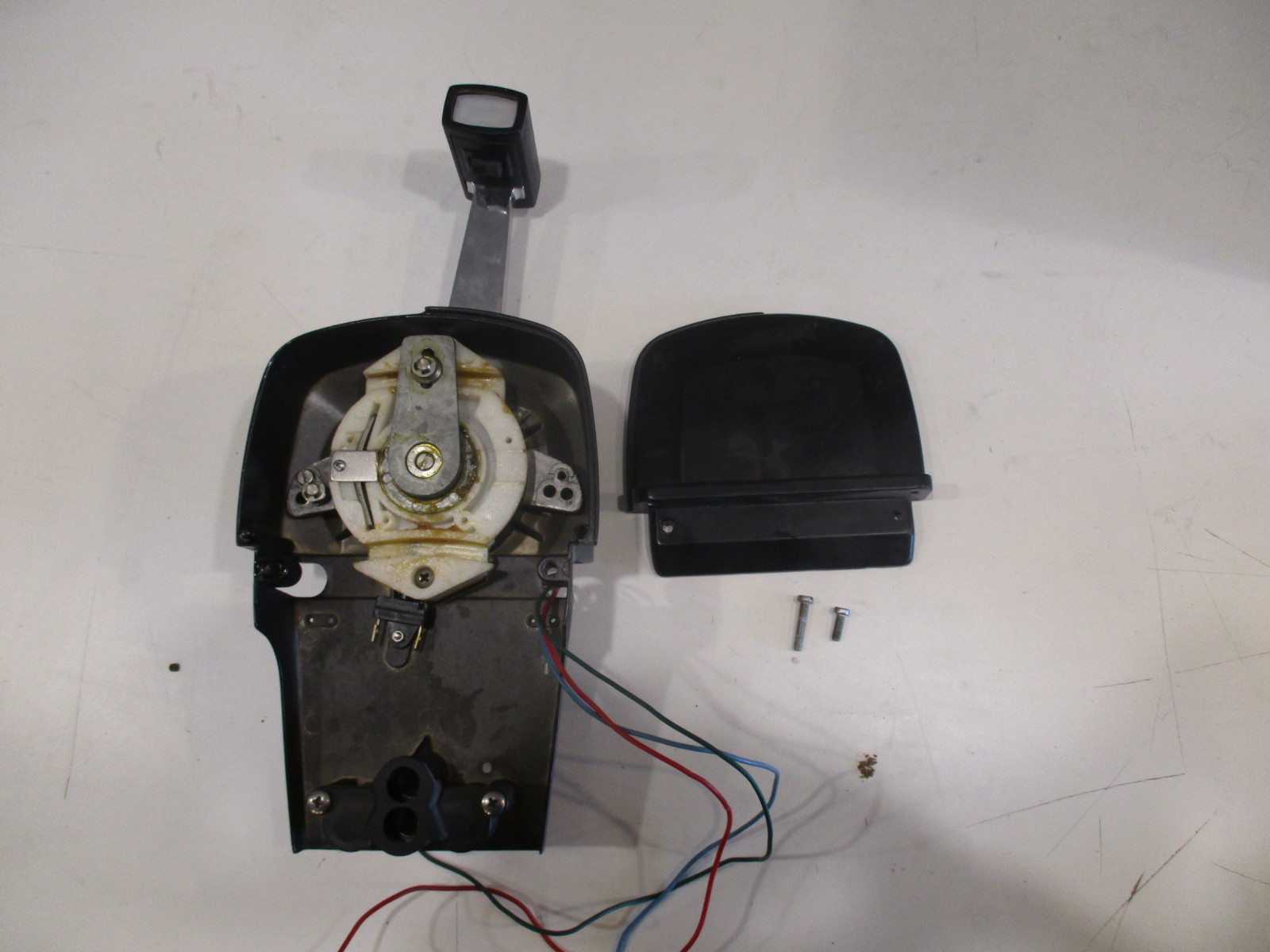 ULTRAFLEX B77 TOP MOUNT SINGLE LEVER CONTROL BOX WITH TRIM CONTROL