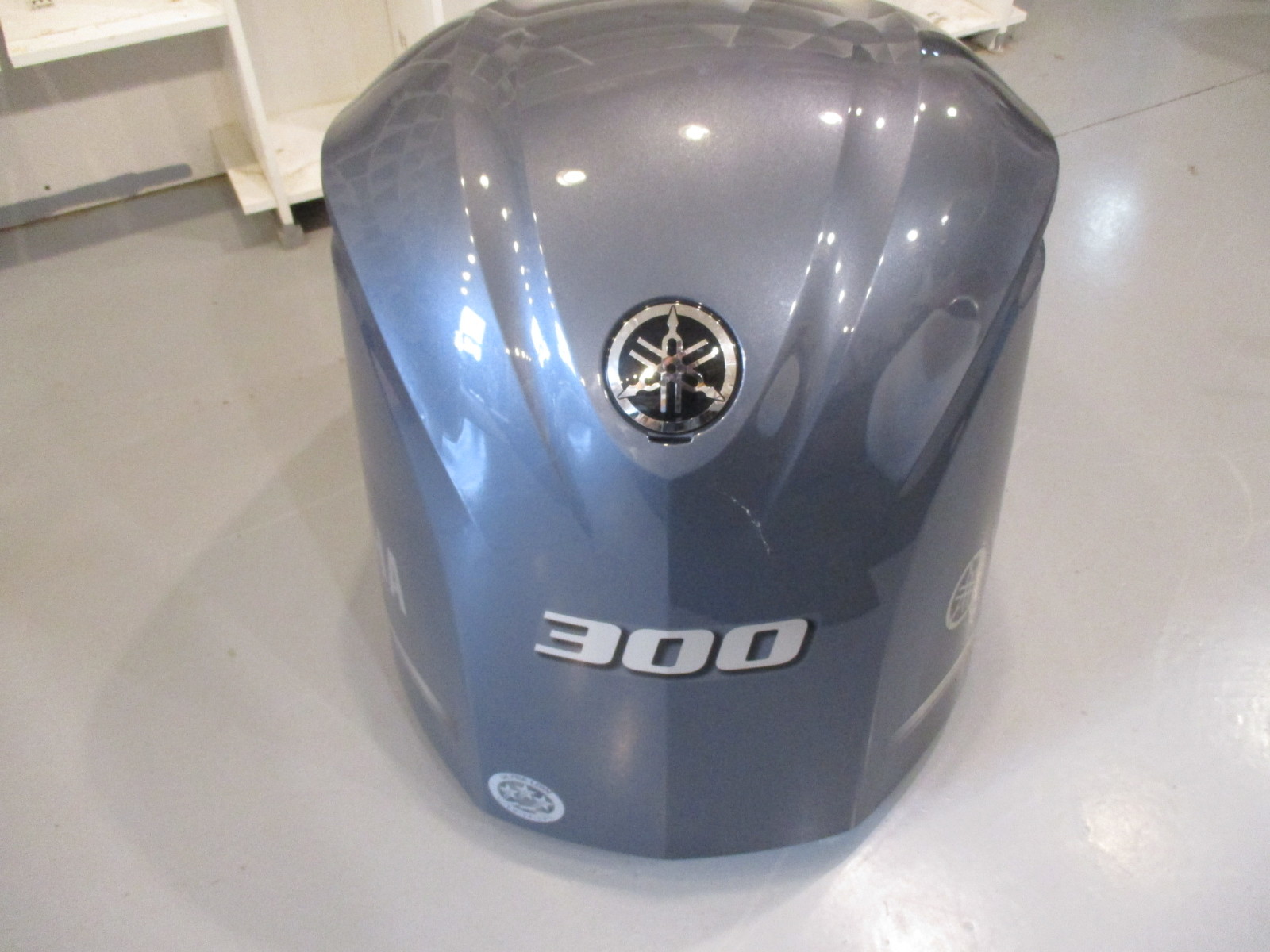 Yamaha Marine Outboard Motor Cover Cowl 300 HP Four Stroke Cracked