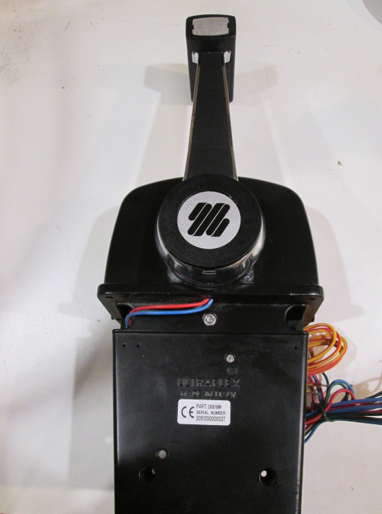 ULTRAFLEX B77 TOP MOUNT SINGLE LEVER CONTROL BOX WITH TRIM CONTROL