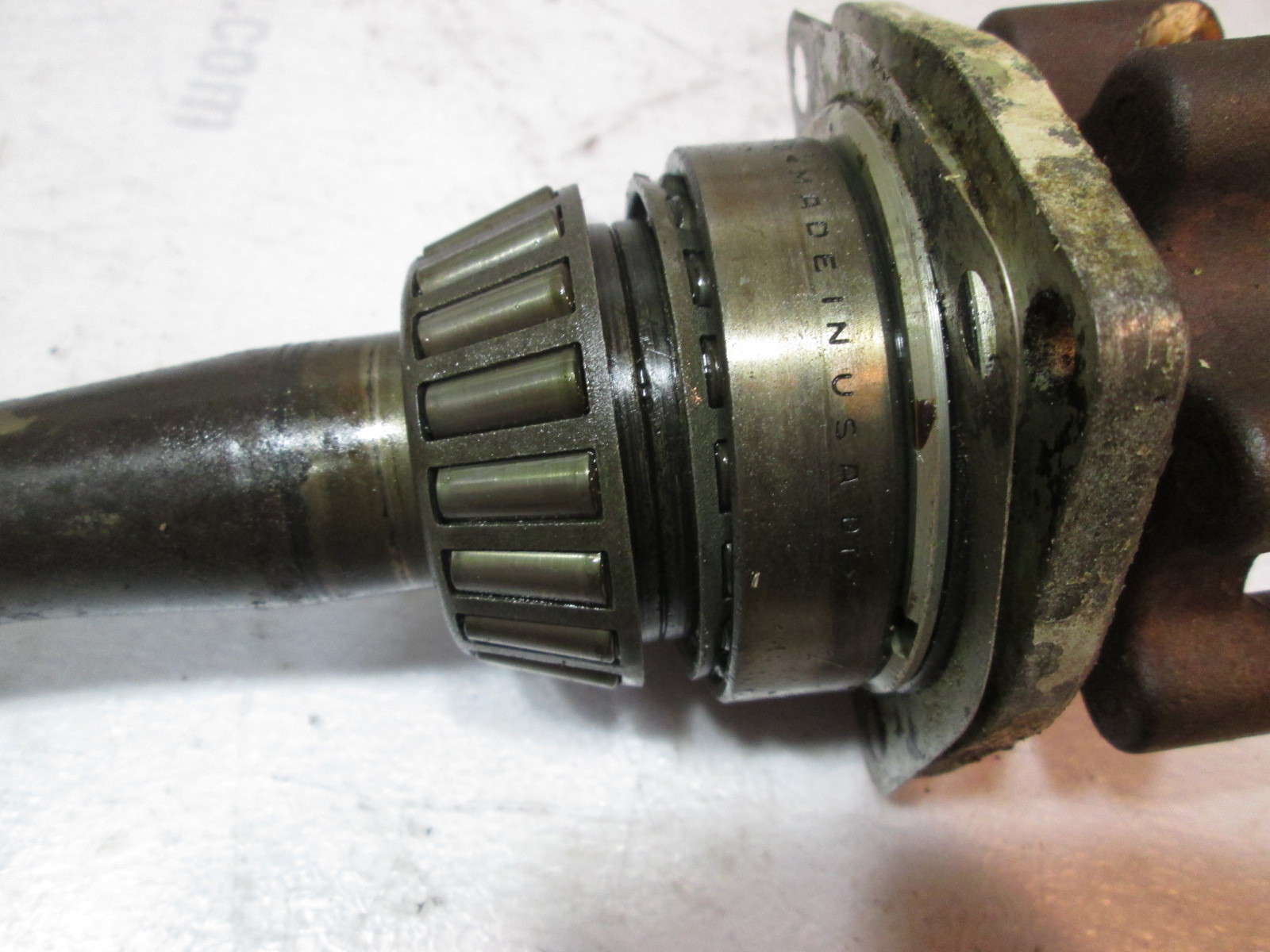 0909044 0908063 OMC Stringer Intermediate Housing Drive Shaft & Ball