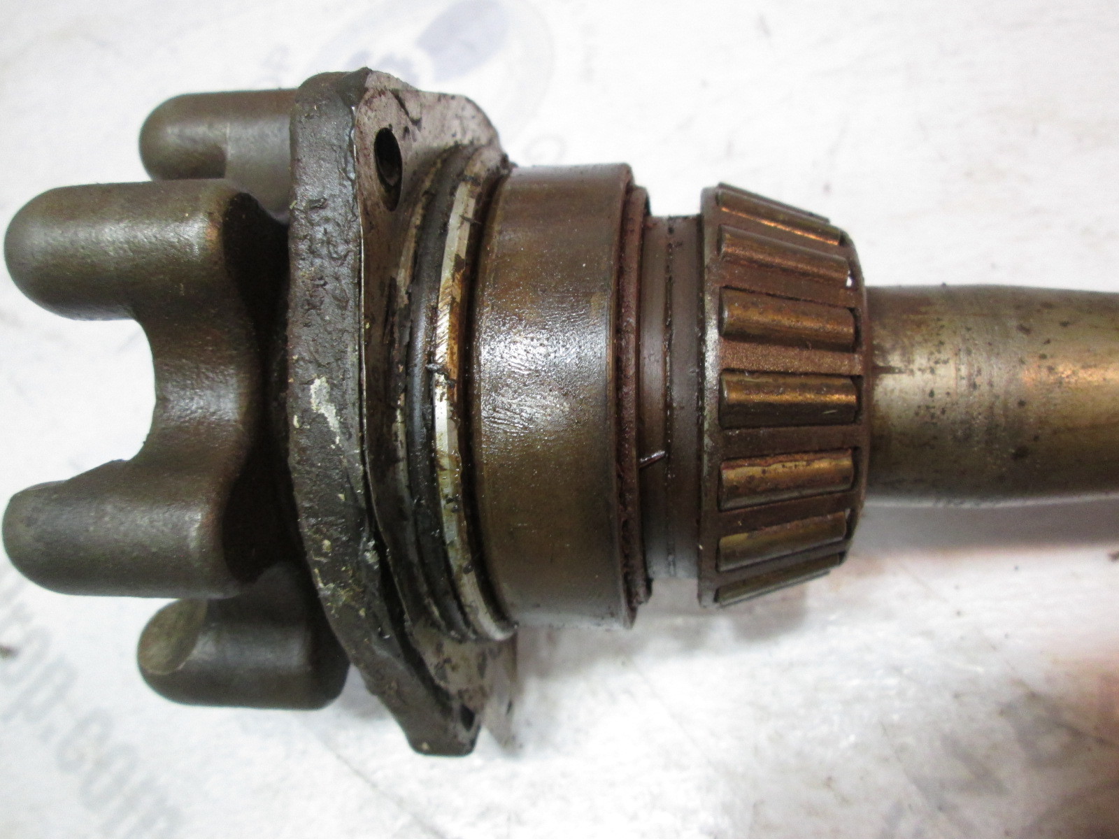 908067 908063 OMC Stringer Intermediate Housing Drive Shaft & Ball Gear