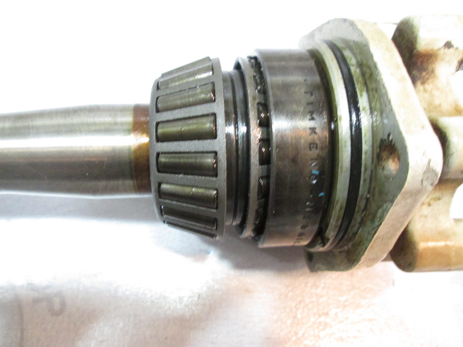 908068 908063 OMC Stringer Intermediate Housing Drive Shaft & Ball Gear