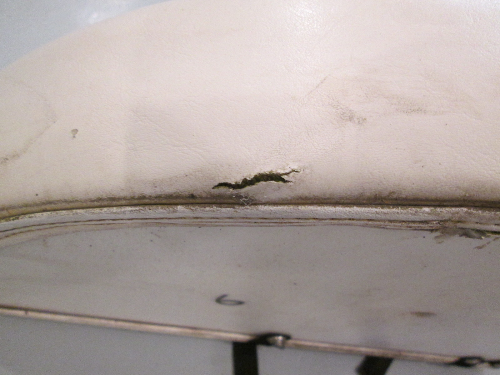 2000 Chaparral Signature 240 Boat Port Side Compartment Seat Cushion Green Bay Propeller