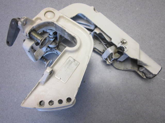 434024 OMC Johnson 4.5-8 Hp Outboard Swivel Bracket & Stern Brackets