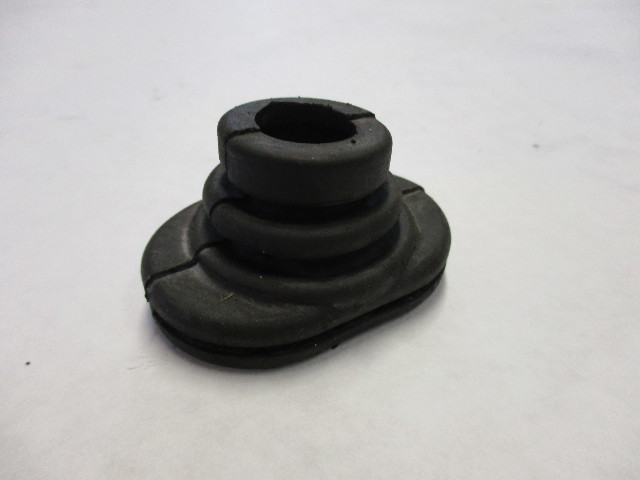 0304019 Control Shaft Rubber Grommet Johnson 20-40 HP Evinrude 1968-05 304019