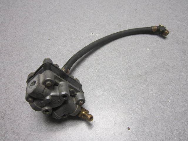 54066 53241 Mercury Outboard 7.5 & 9.8 Hp Fuel Pump Base & Cover