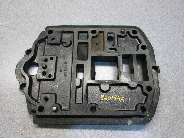 820194A1 Force 90 120 Hp Outboard Midsection Exhaust Plate 1995-99
