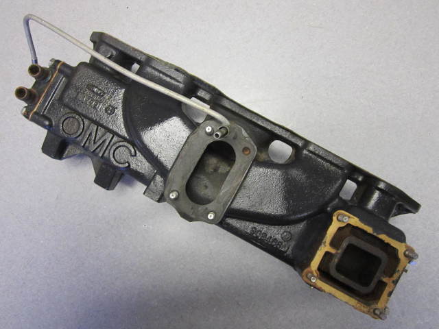 909466 OMC 2.5 3.0 140 120 Hp 1976 Exhaust/Intake Manifold
