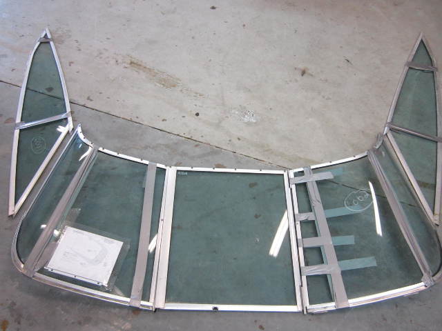 1989 Arriva Bayliner Boat Windshield Curved Glass Walk Through