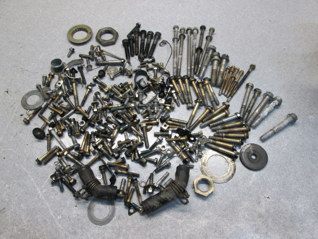 1995 115 HP Evinrude Johnson Outboard Assorted Hardware Bolts Screw Nuts
