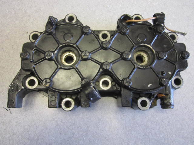 326503 Evinrude Johnson 90 115 140 V4 STBD Cylinder Head 1981-85