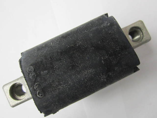 395539 Evinrude/Johnson/OMC Outboard Midsection Upper Rubber Mount V4 V6 V8