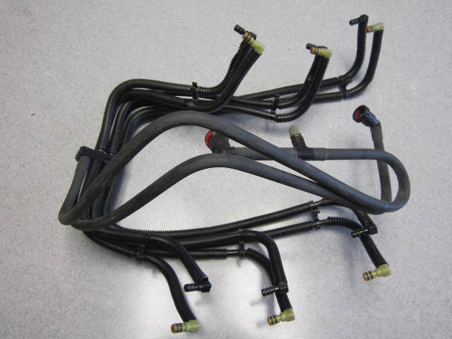 439348 0439348 Evinrude 1999 FICHT 200 225 Fuel Manifold Plastic Injector Line