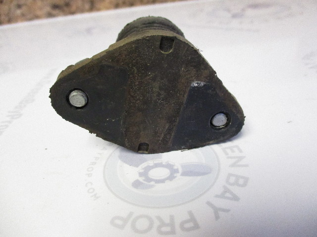 TH5 Used Yamaha//Mariner 84841M Upper Front Rubber Mount 30HP