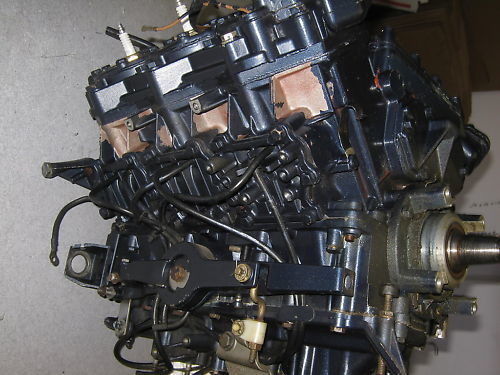 Johnson Evinrude V6 200 HP PowerHead Engine motor 1980s