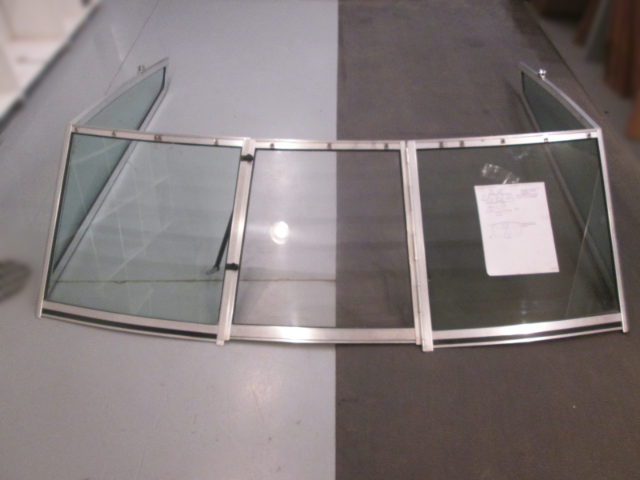 1988 21' Sunbird EuroSport II Boat Window Windshield Walk Through 69"