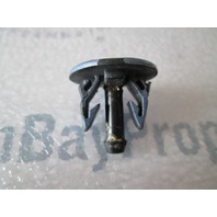 321885 9.9/10 15 HP Evinrude Johnson Outboard Motor Lower Cowl Nipple