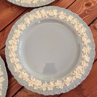 Lot of 4 Wedgwood Queen's Ware 10.5" Dinner Plates Cream on Blue Lavender