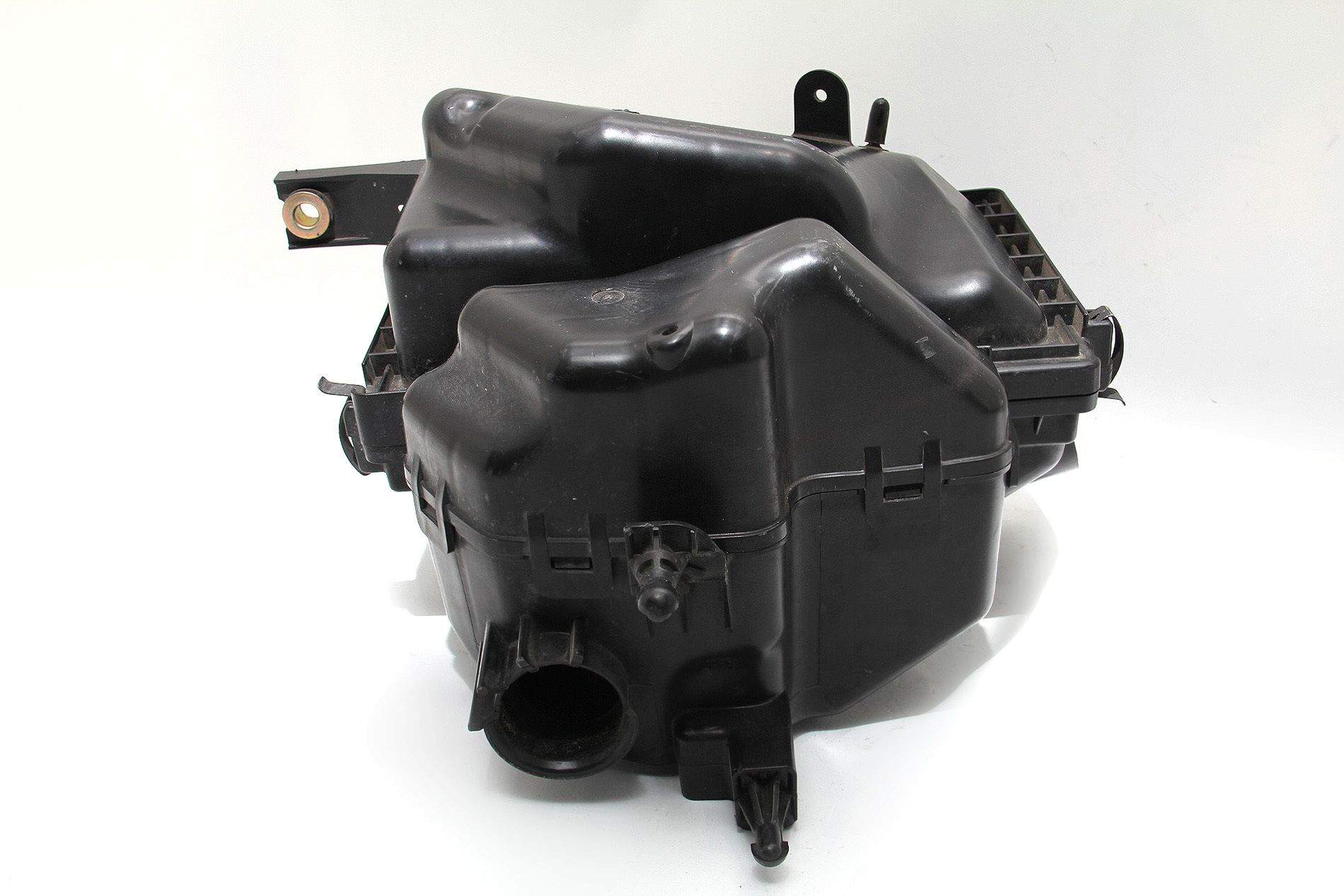 Infiniti G35 0307 Air Filter Cleaner Box Intake Upper & Lower 16500